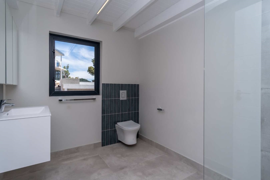 To Let 4 Bedroom Property for Rent in Overkloof Western Cape